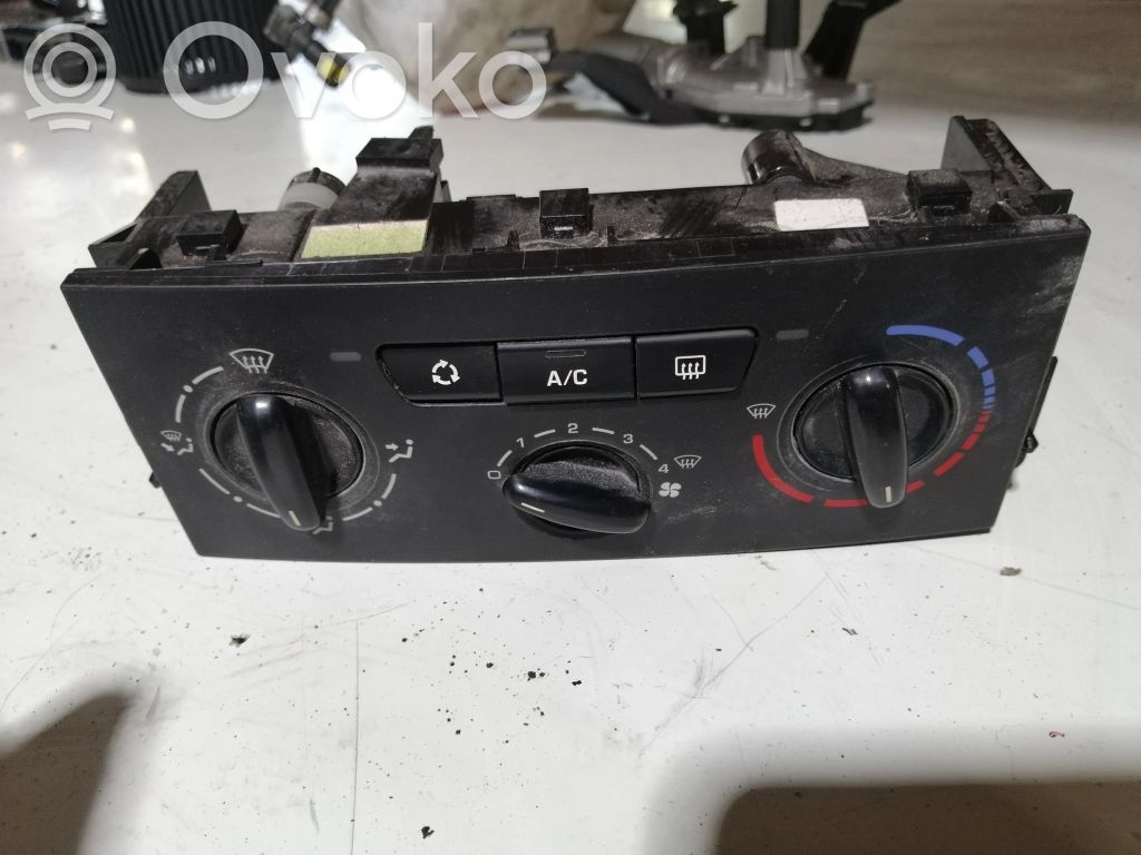 Peugeot 207 Climate control unit 
