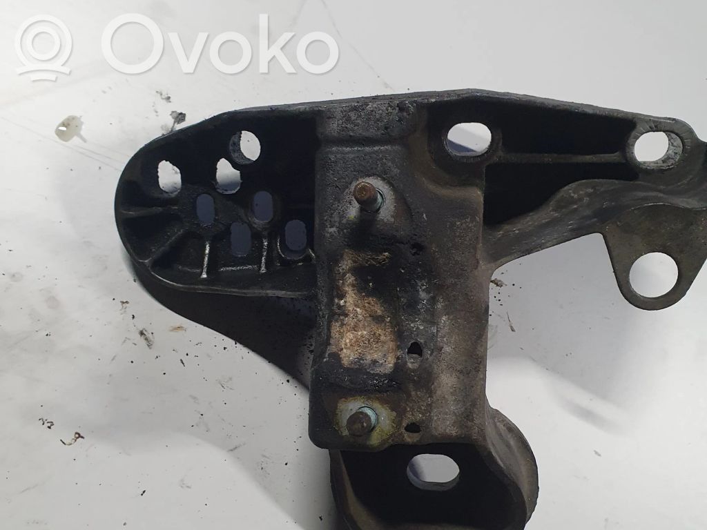 Audi A6 Allroad C5 Engine mounting bracket 