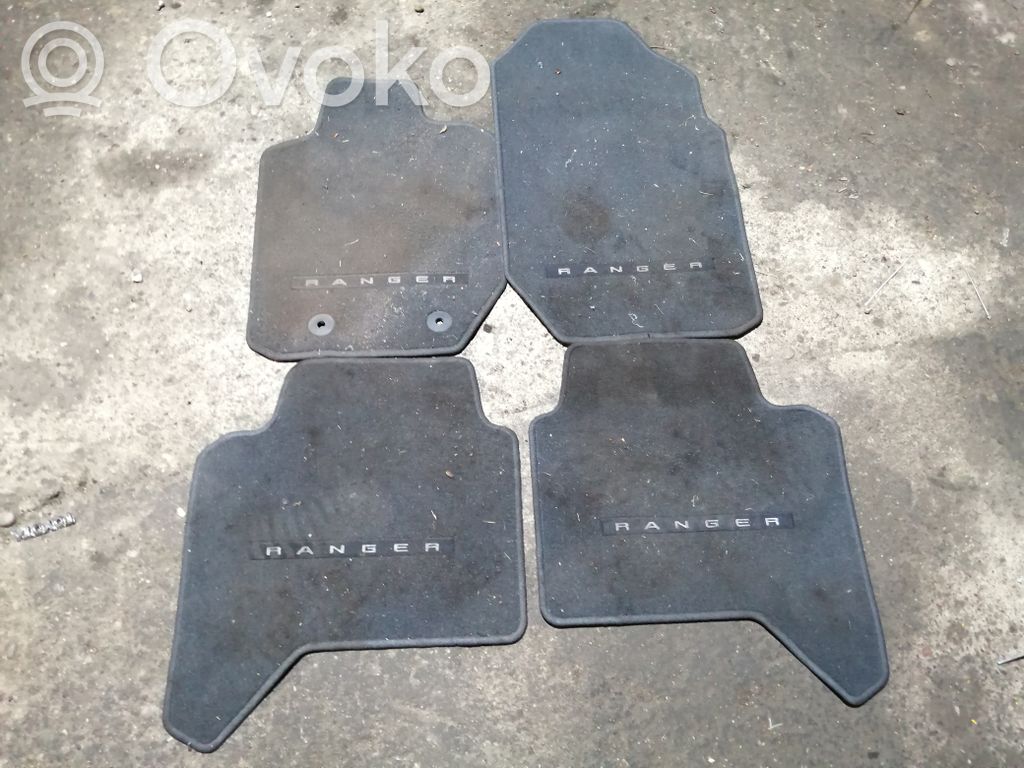 Car floor mat set