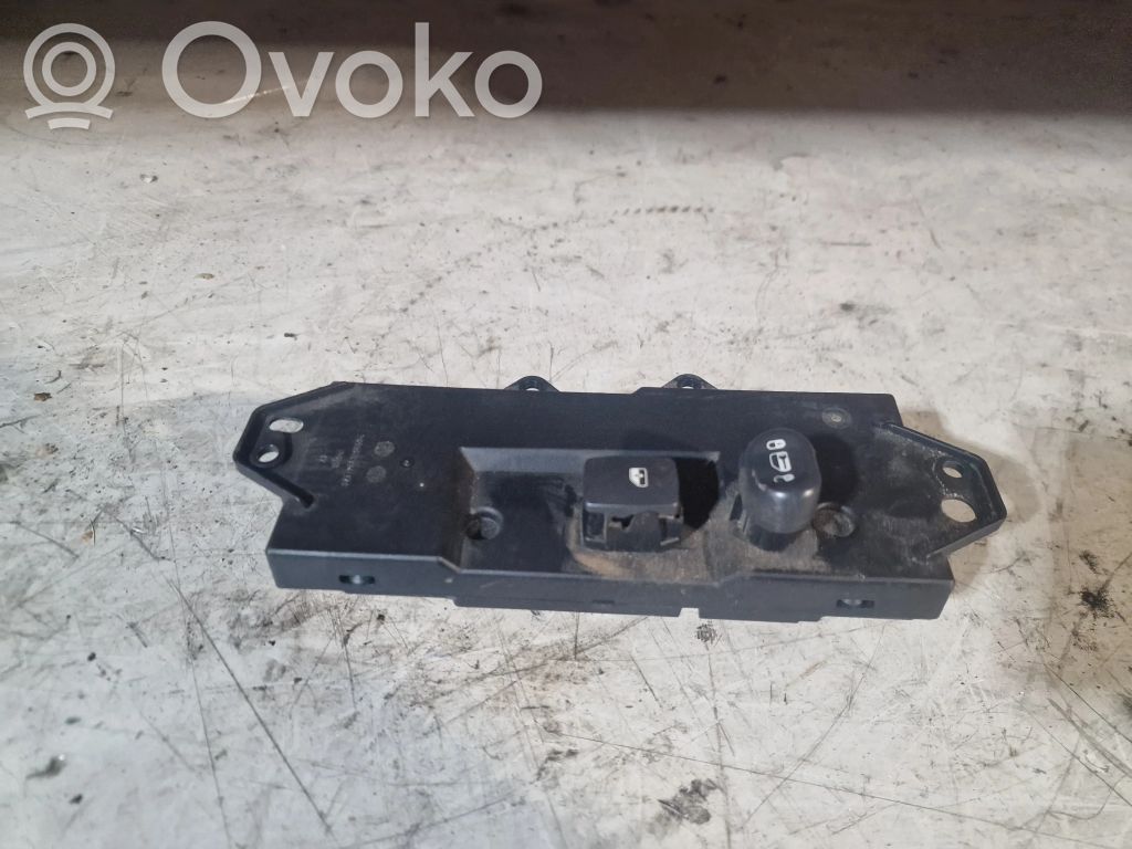 Chrysler Pacifica Electric window control switch 