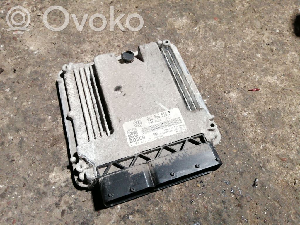 Skoda Octavia Mk2 (1Z) Engine control unit/module 
