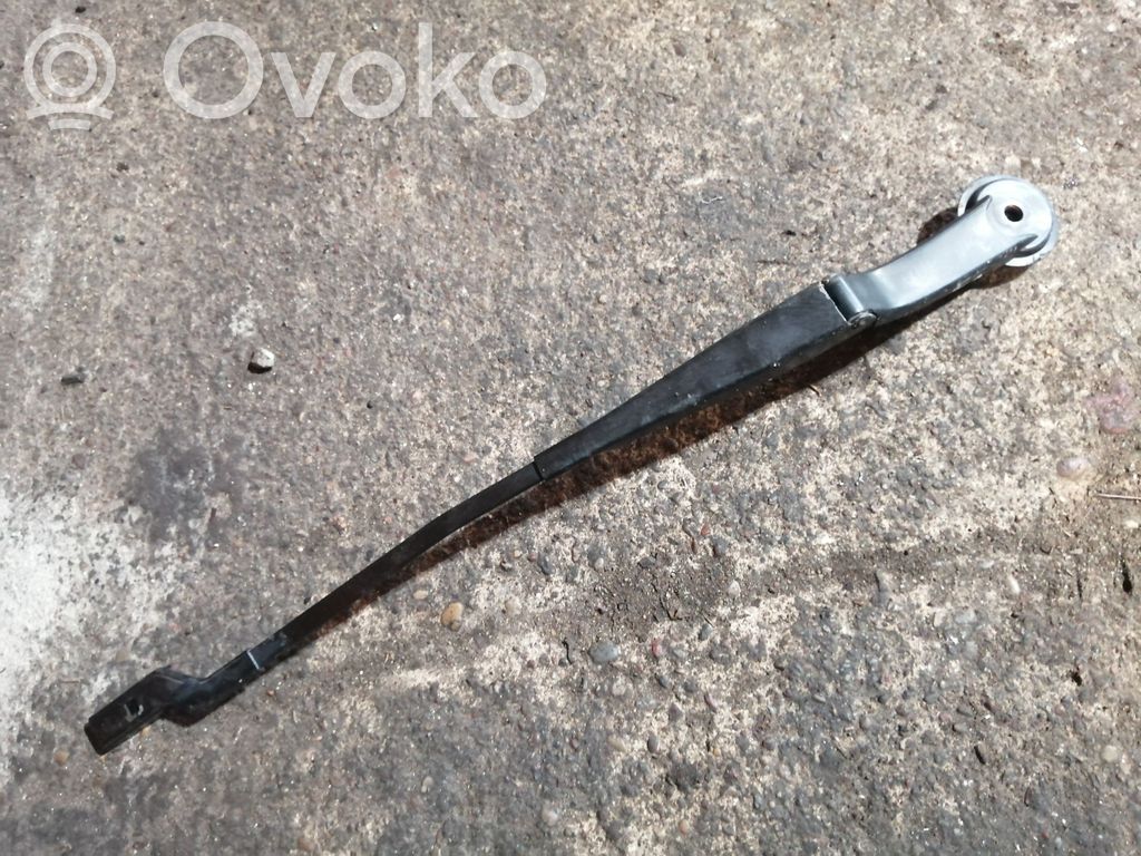 Ford Focus Front wiper blade arm 