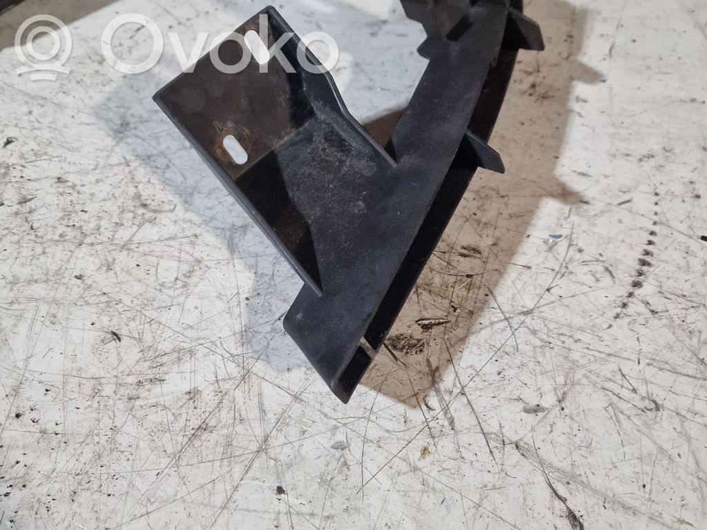 Audi Q7 4L Front bumper mounting bracket 