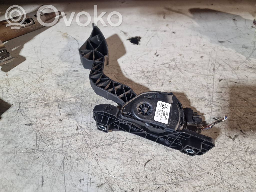 Mitsubishi Space Star Akceleratoriaus pedalas 