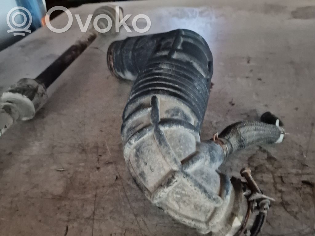 KIA Ceed Välijäähdyttimen letku 