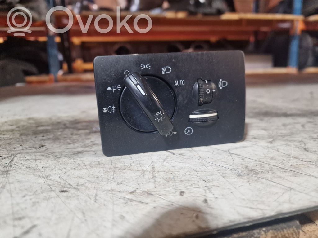 Ford Focus Light switch 