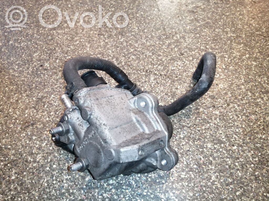 Volkswagen PASSAT B7 Pompa wtryskowa wysokiego ciśnienia 