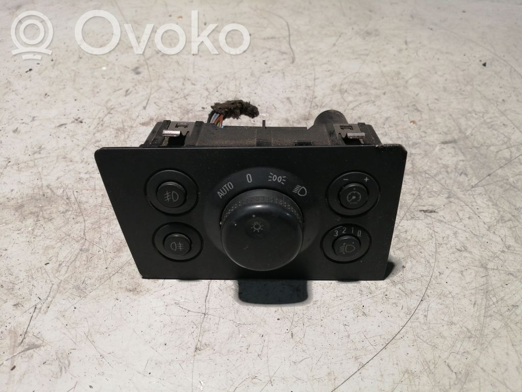Opel Zafira B Interruptor de luz 
