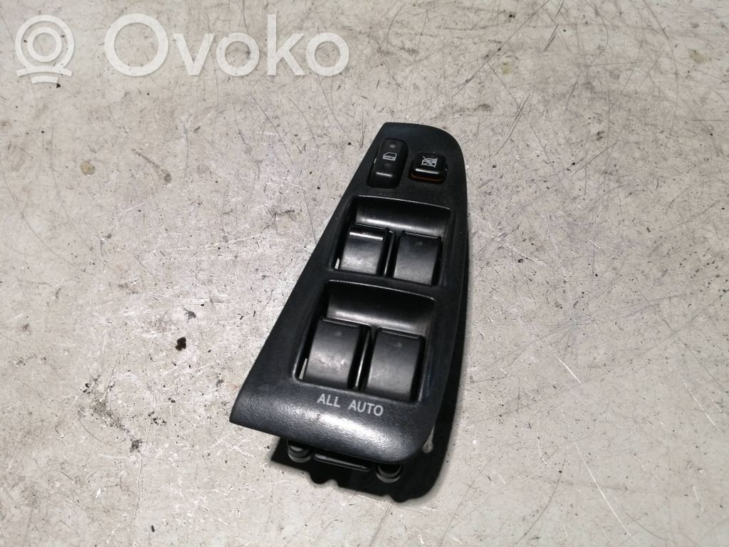 Toyota Avensis T250 Electric window control switch 