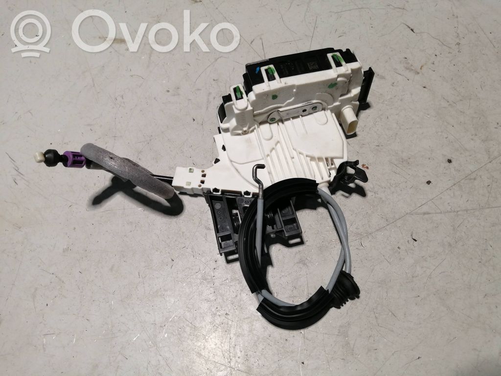 Mercedes-Benz C W204 Etuoven lukko 