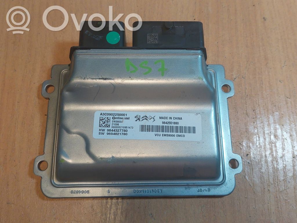 Peugeot 3008 II Central body control module 