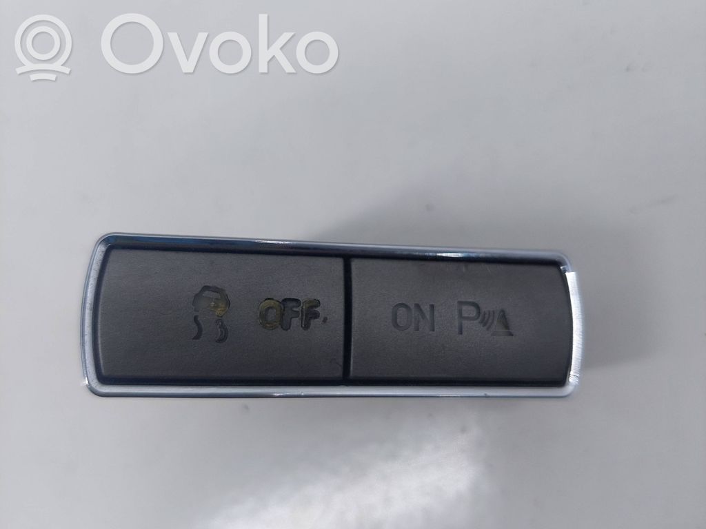 Traction control (ASR) switch   D3L0B