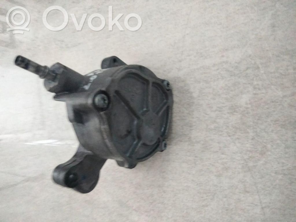 Ford Kuga II Vacuum pump 