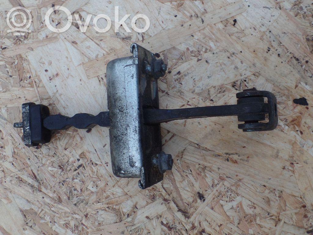 Opel Corsa D Etuoven pidätin 