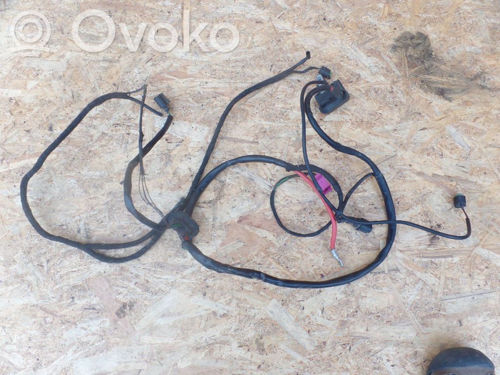 Audi A6 S6 C5 4B Cable positivo (batería) 