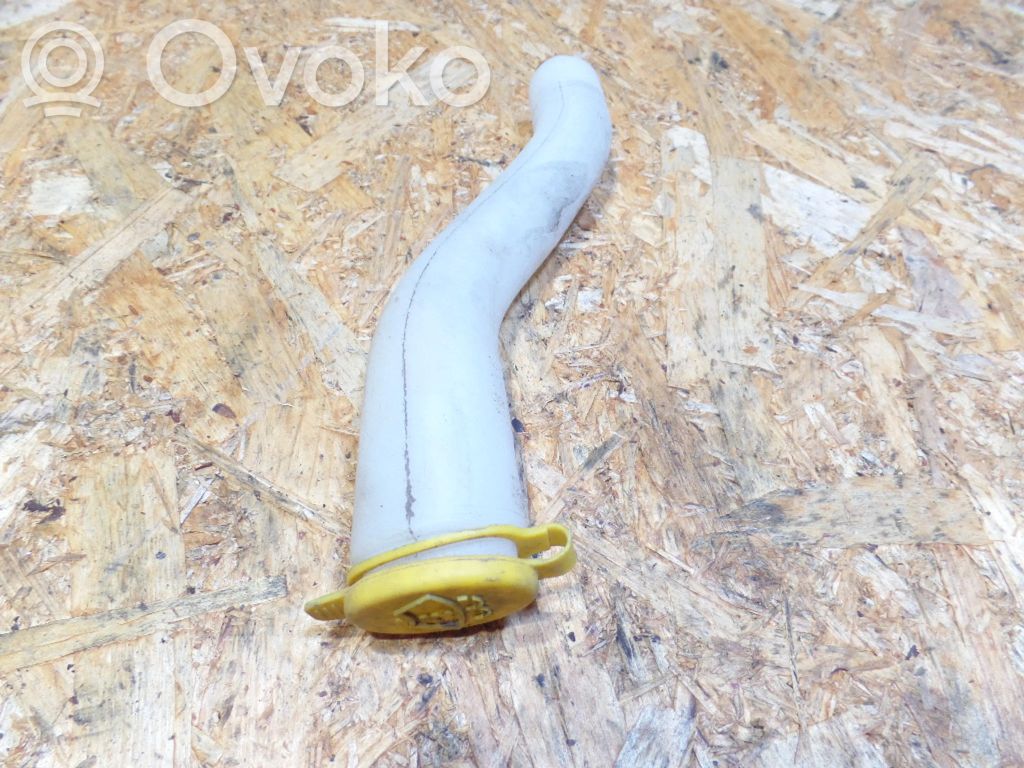 Opel Corsa D Rurka wlewu płynu do spryskiwaczy szyb 