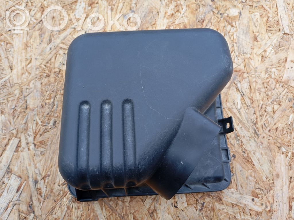 Hyundai i30 Air filter box cover 