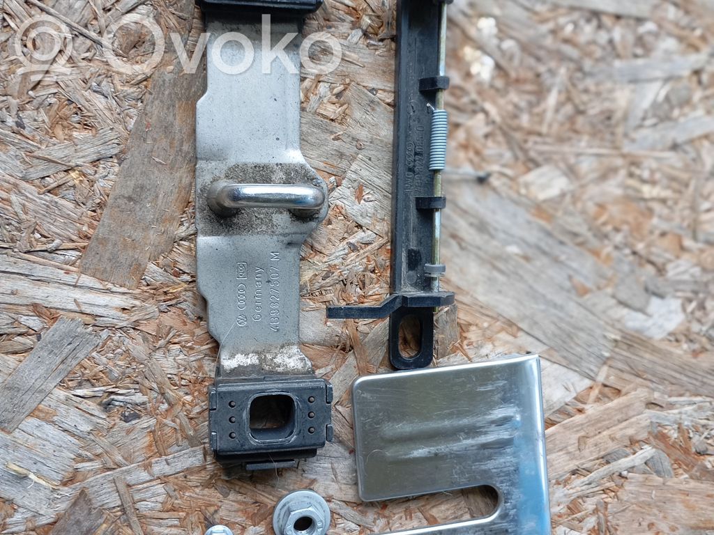 Loading door lock loop/hook striker   4B9827507M,4B9827085
