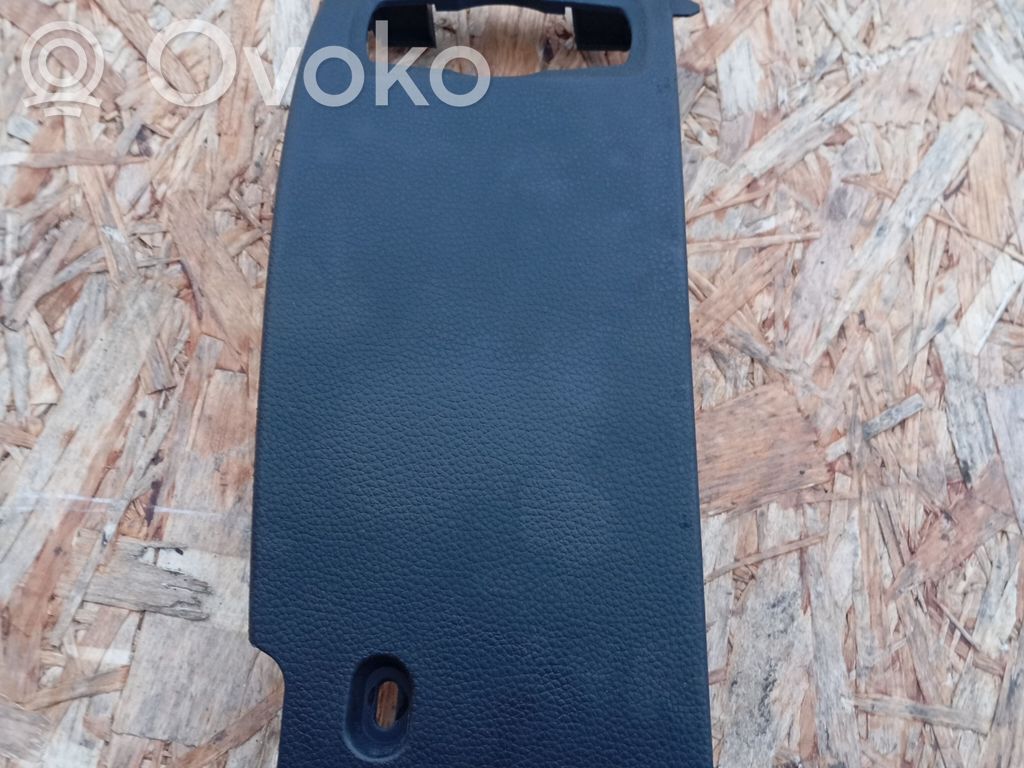 BMW 1 E81 E87 Kita panelės detalė 