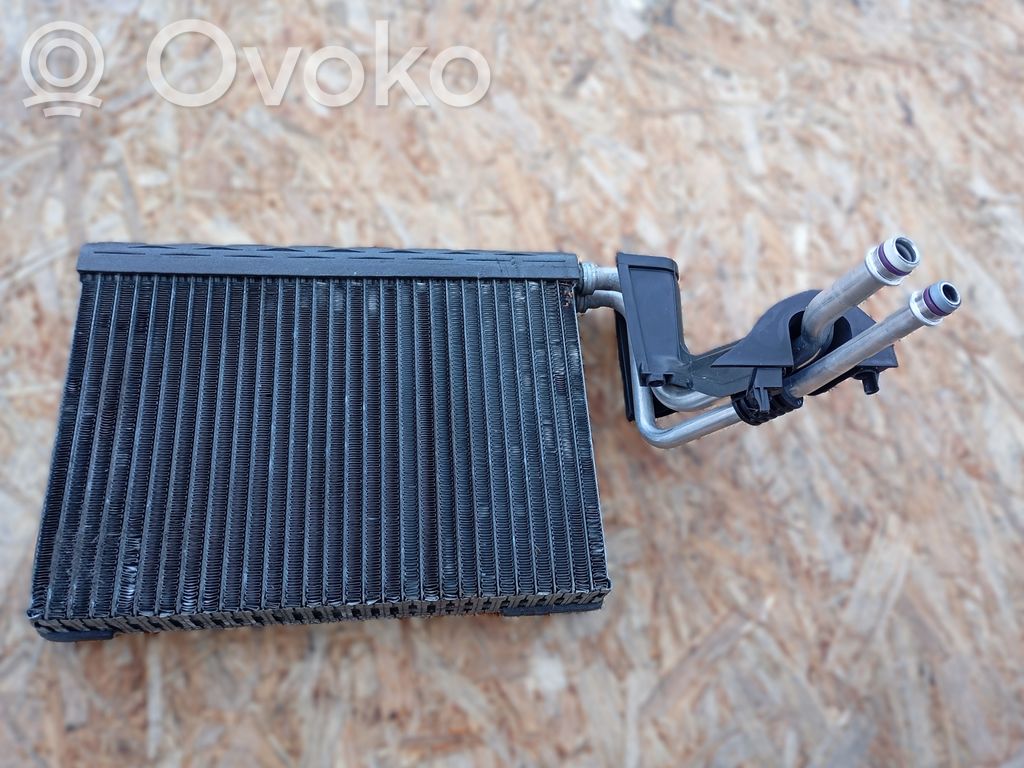 BMW 1 E81 E87 Air conditioning (A/C) radiator (interior) 