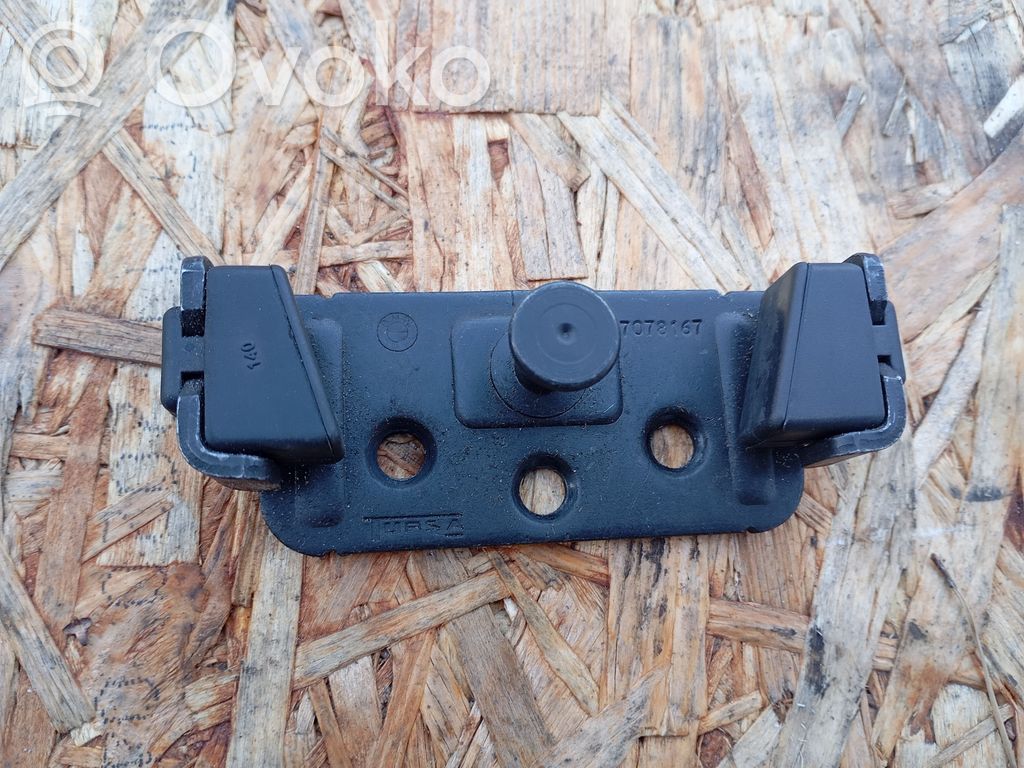 BMW 1 E81 E87 Loading door lock loop/hook striker 