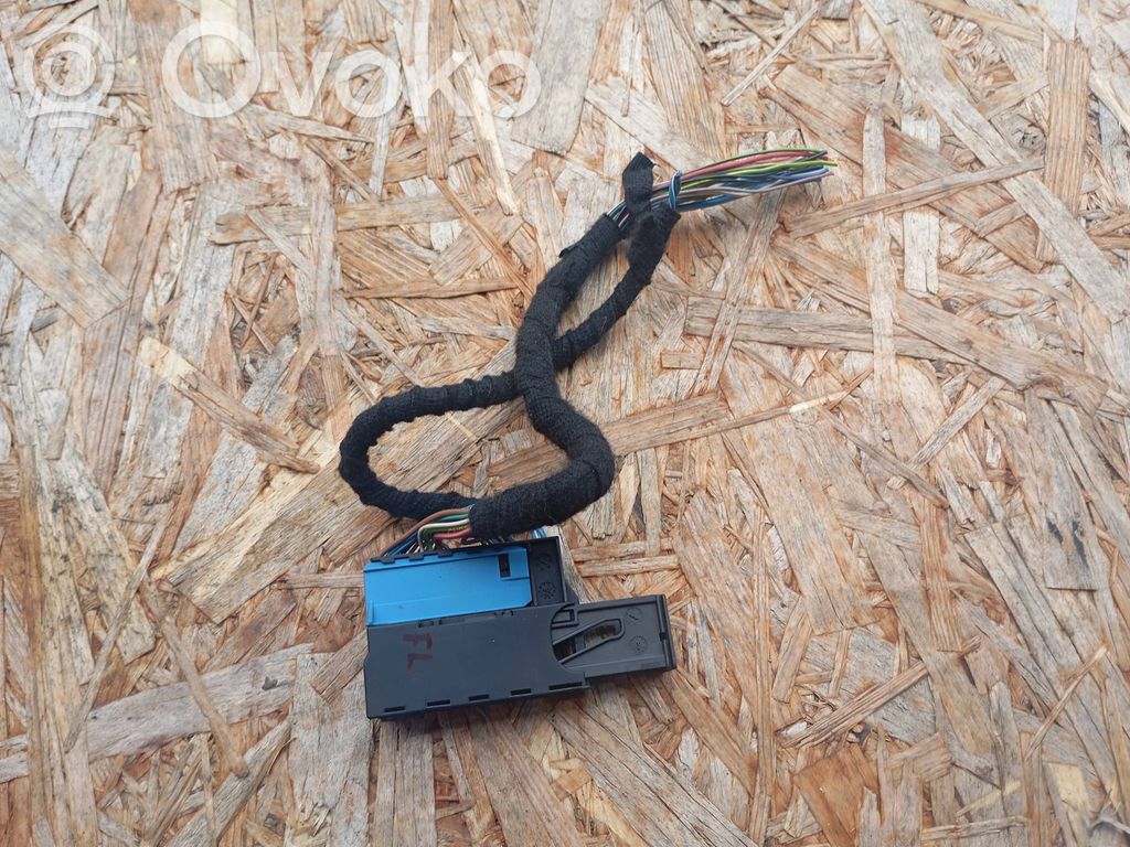 BMW 1 E81 E87 Cableado de puerta delantera 