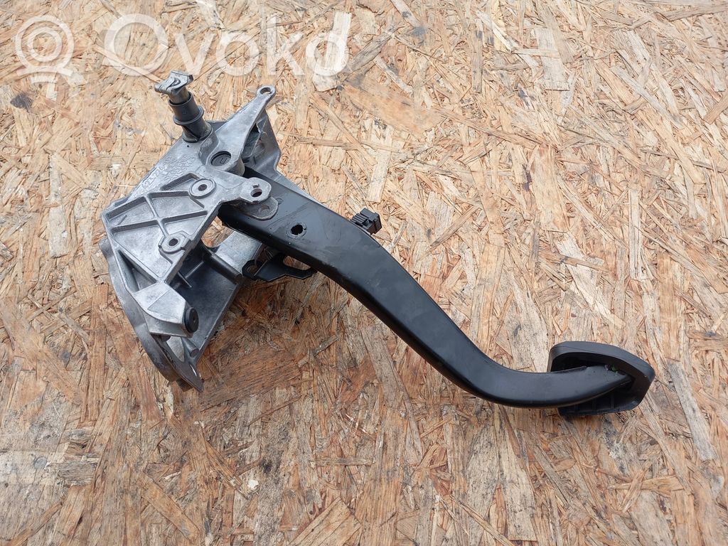 BMW 1 E81 E87 Pedal assembly 