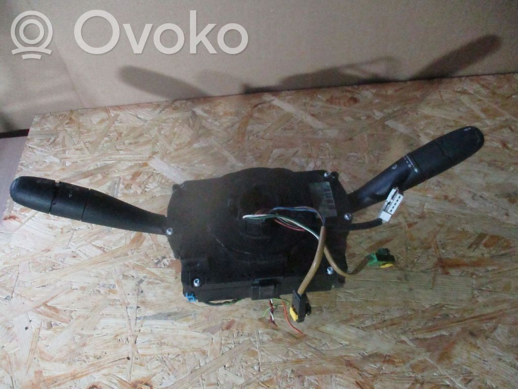 Peugeot 207 CC Interruptor/palanca de limpiador de luz de giro 
