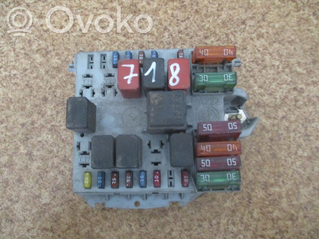 Alfa Romeo 147 Fuse module 