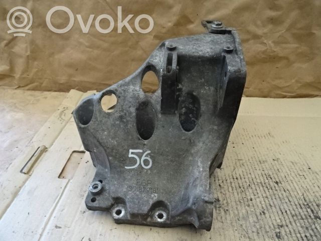 Opel Zafira B Uchwyt / Mocowanie pompy paliwa 