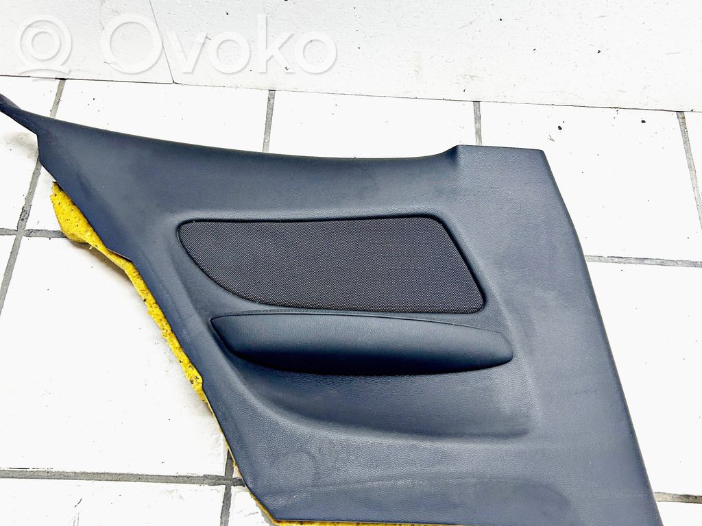 BMW 1 E81 E87 Takaoven verhoilu 