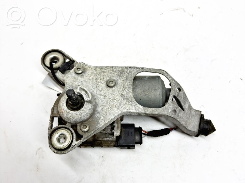 Ford Focus ST Silniczek wycieraczek szyby przedniej / czołowej 