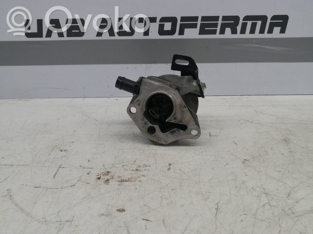 Renault Clio IV Bomba de vacío 