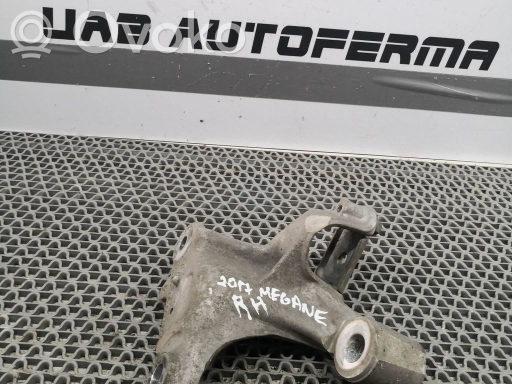 Renault Megane IV Engine mounting bracket 