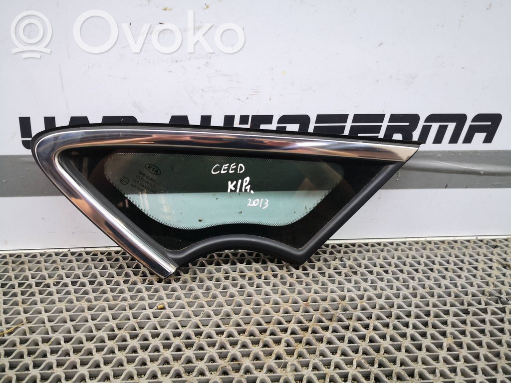 KIA Ceed Front triangle window/glass 