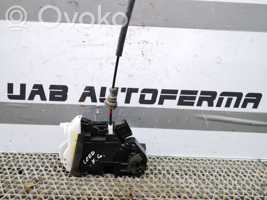KIA Ceed Aizmugurē slēdzene 