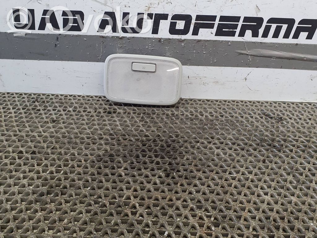 KIA Rio Luz del asiento trasero 