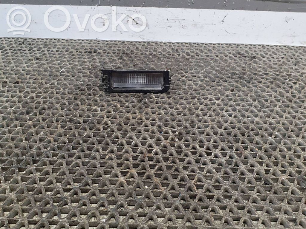 KIA Rio Numerio apšvietimas 