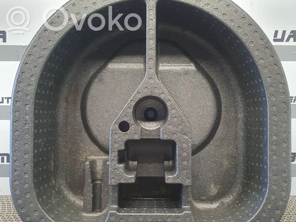 Ford Focus Tool box 