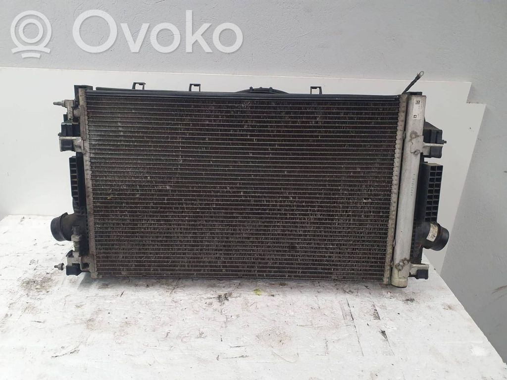 Opel Zafira C Комплект радиатора 