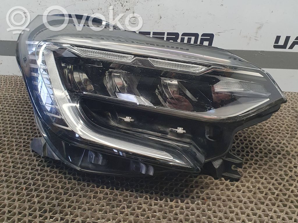 Renault Captur II Lampa przednia 