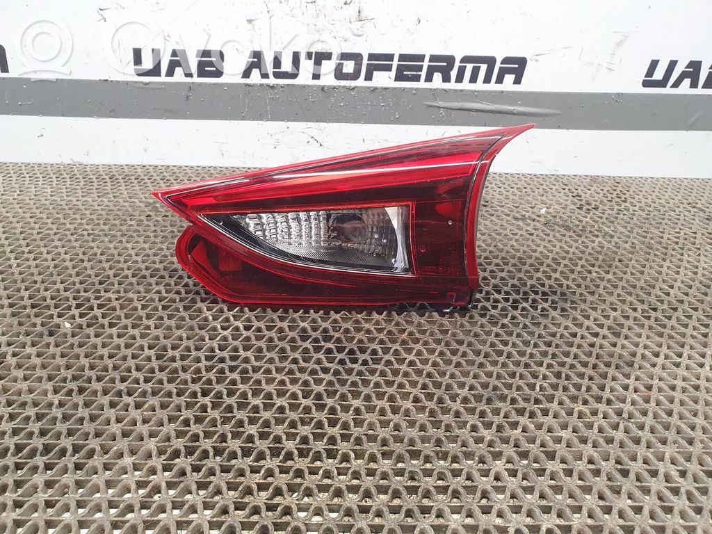 Mazda 3 II Galinis žibintas dangtyje 