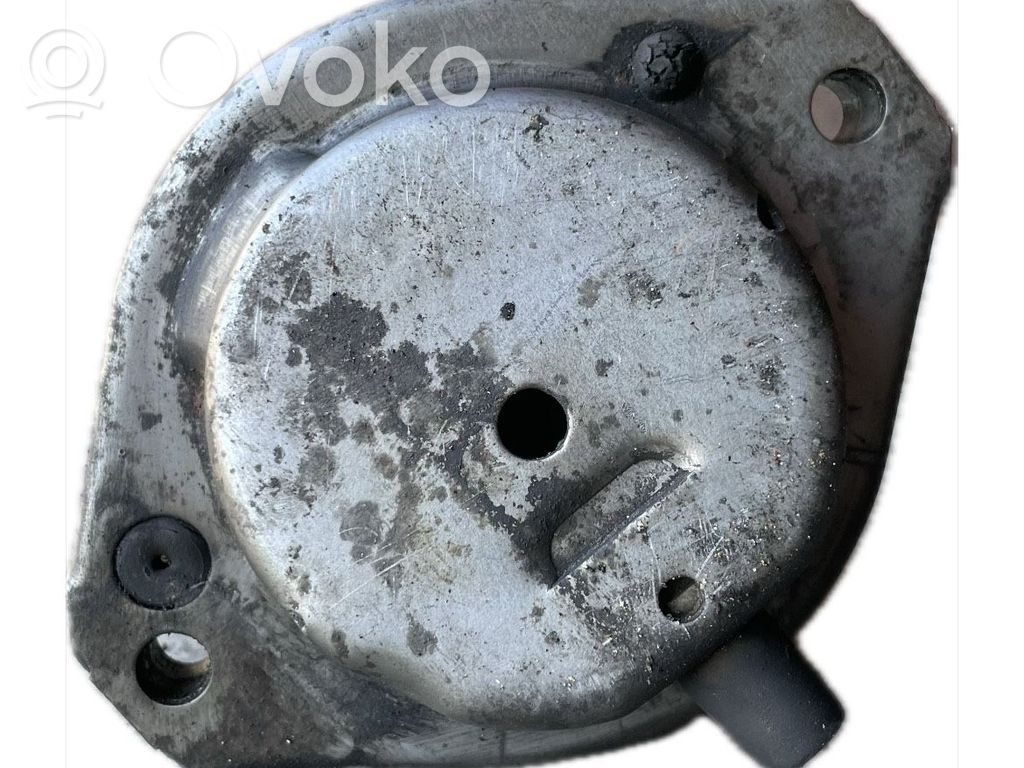 BMW 5 E60 E61 Engine mount bracket 