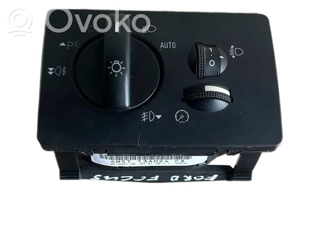 Light switch   4M5T13A024CA