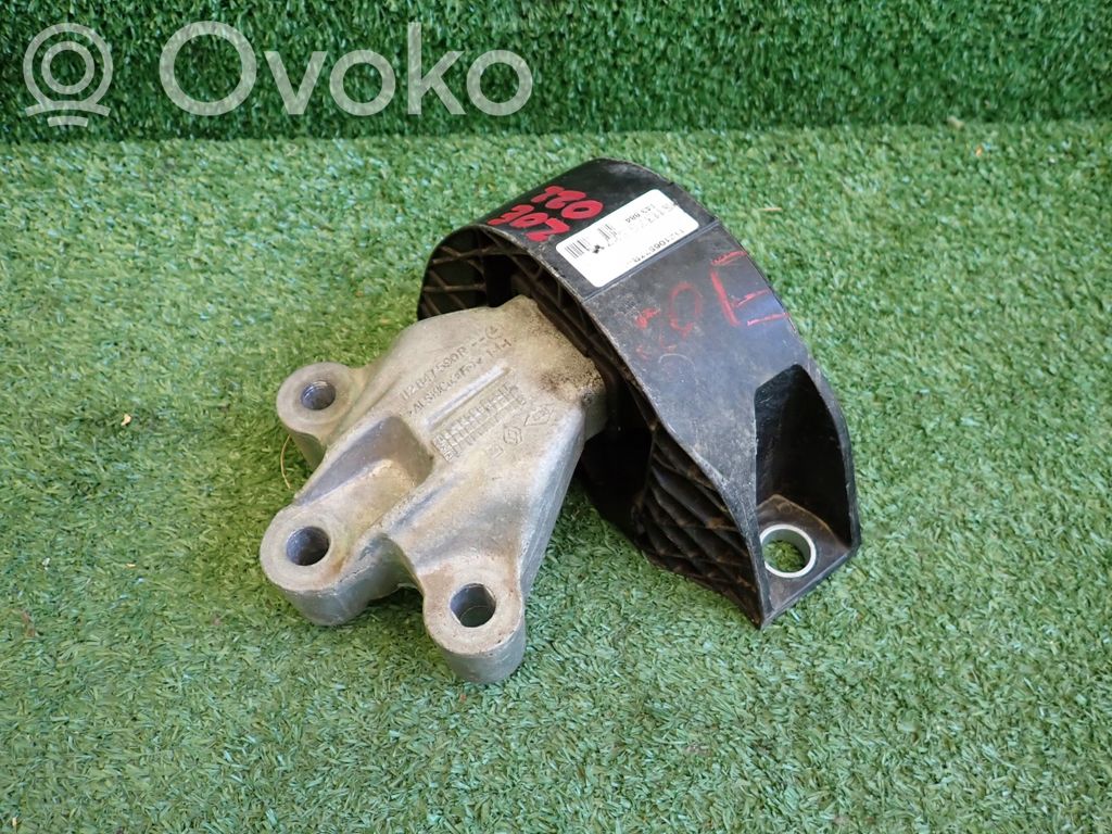 Renault Zoe Engine mount bracket 