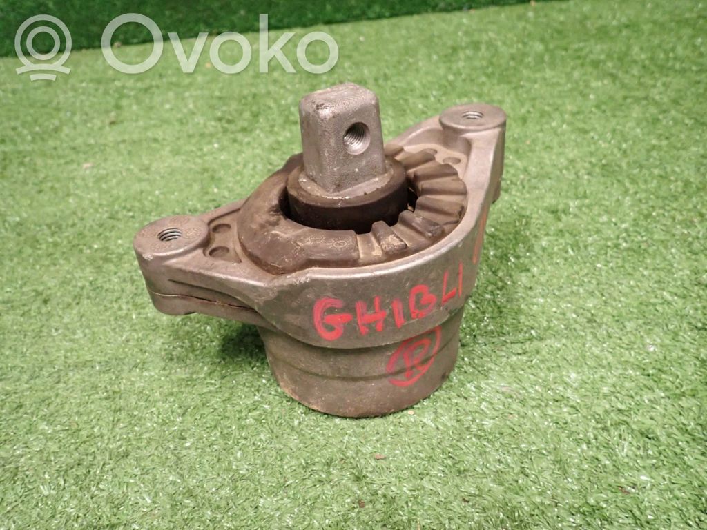 Maserati Ghibli Engine mount bracket 