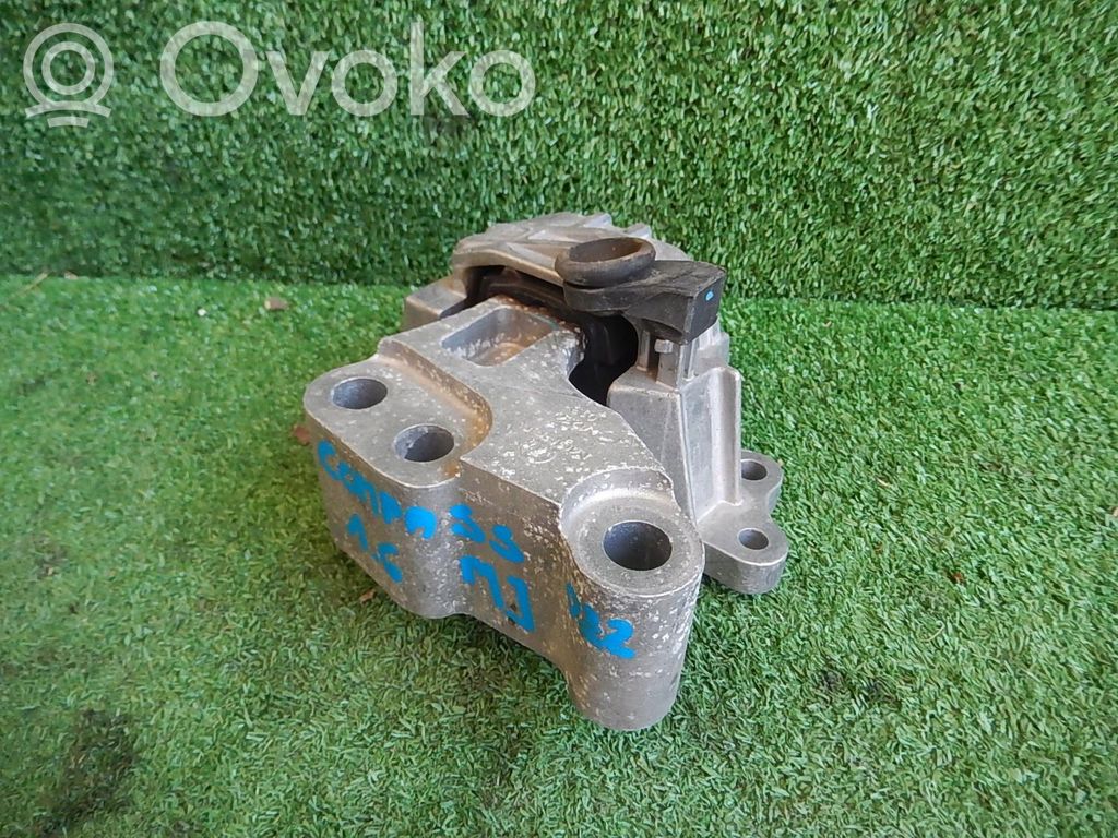 Wspornik / Mocowanie silnika   00520709670