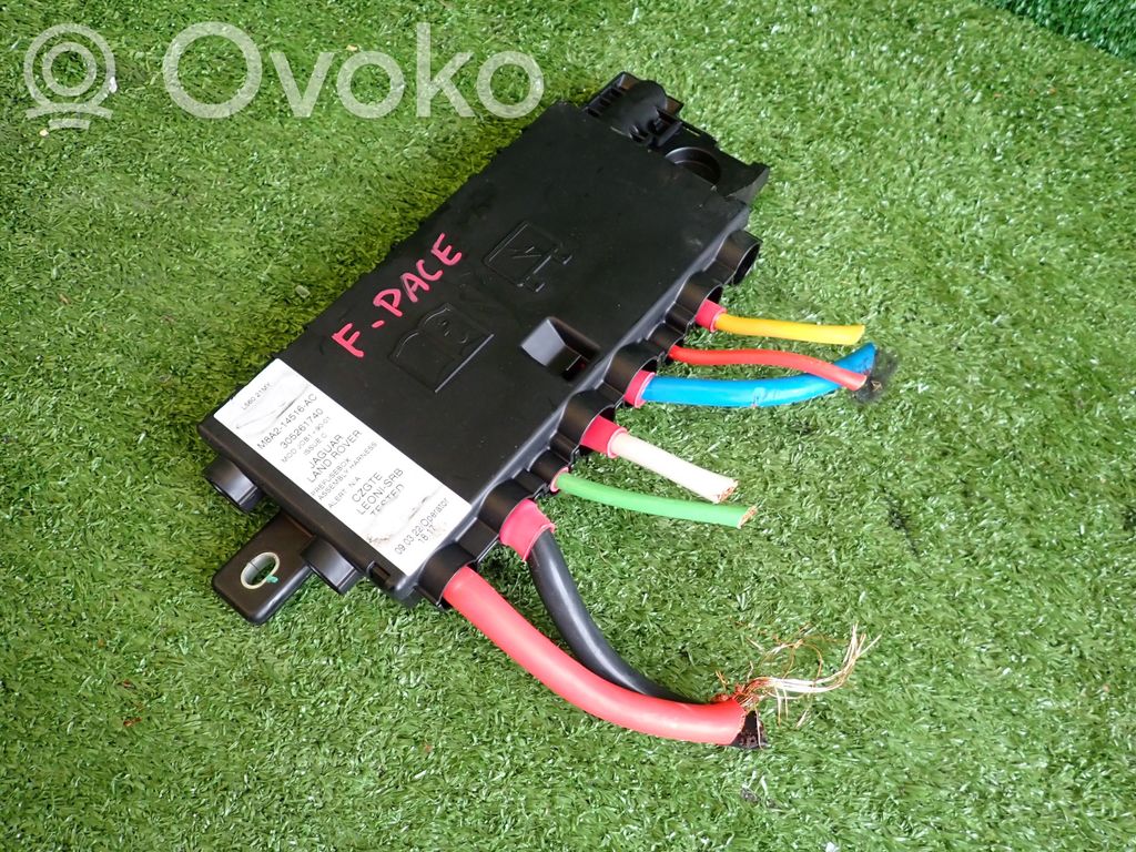 Plus / Klema / Przewód akumulatora   M8A214516AC