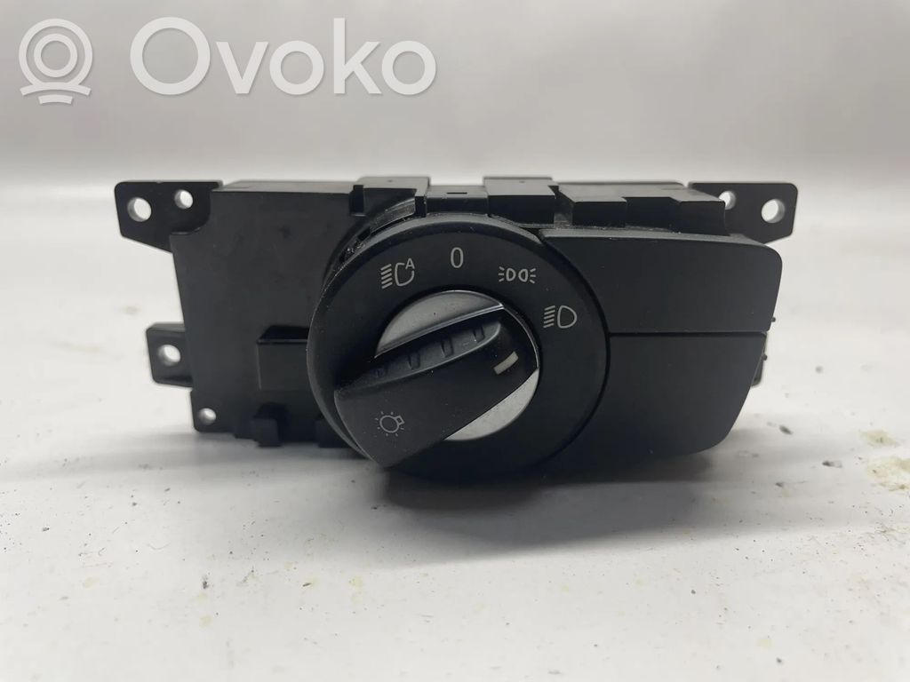 Light switch   9184277