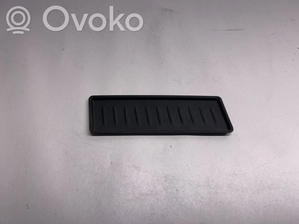 BMW 2 F46 Wkładka schowka tunelu środkowego 